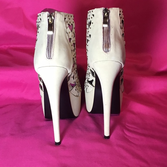 Cape Robin Booties - Picture 4 of 5